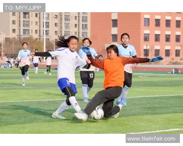 追逐绿茵梦想的少年心声:我想成为足球明星的奋斗历程与坚持 追逐绿茵梦想的少年心声:我想成为足球明星的奋斗历程与坚持