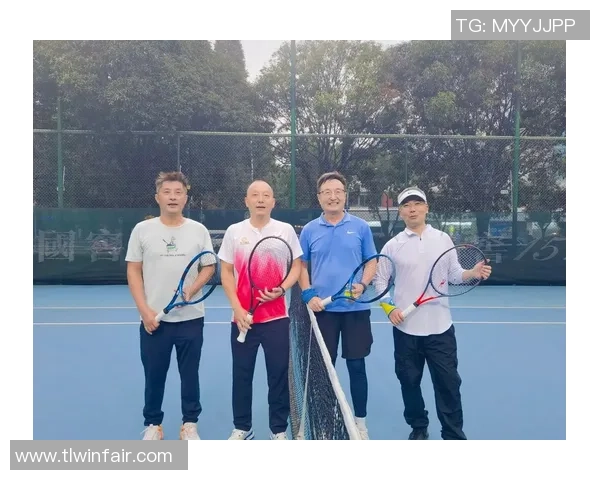 赛后分析:成都网球队与南京网球队的默契配合与战术探讨 赛后分析:成都网球队与南京网球队的默契配合与战术探讨
