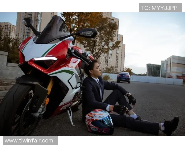 岁月无情足球明星年老时的风采与回忆展现人生的辉煌与坚持