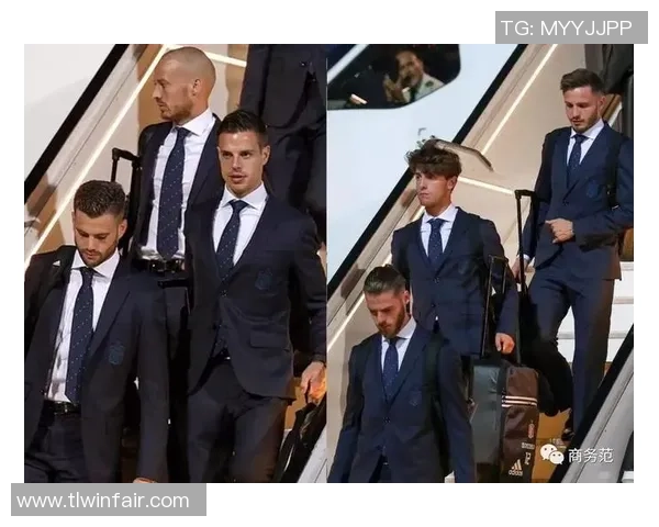 时尚与运动完美结合足球明星款手拿包让你成为街头焦点 时尚与运动完美结合足球明星款手拿包让你成为街头焦点